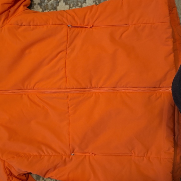 North Face lightweight puffer jacket - Picture 6 of 10